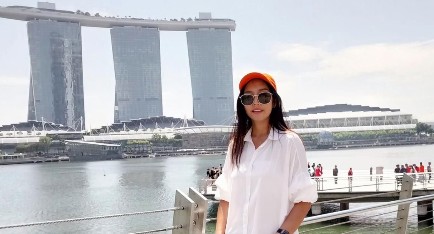 After - Same scene with crowd of people